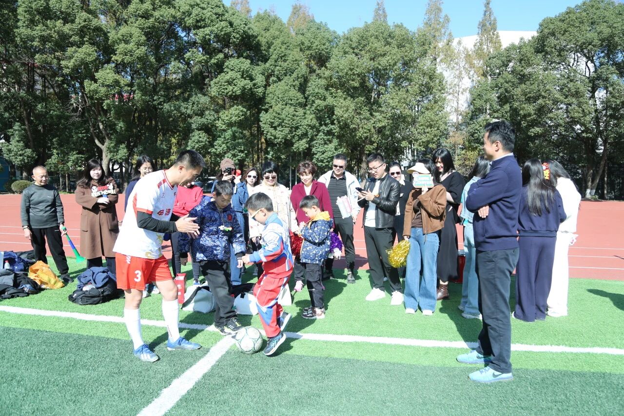 e7c19903cf8c4c599a7d7d85cd8c629bjpg