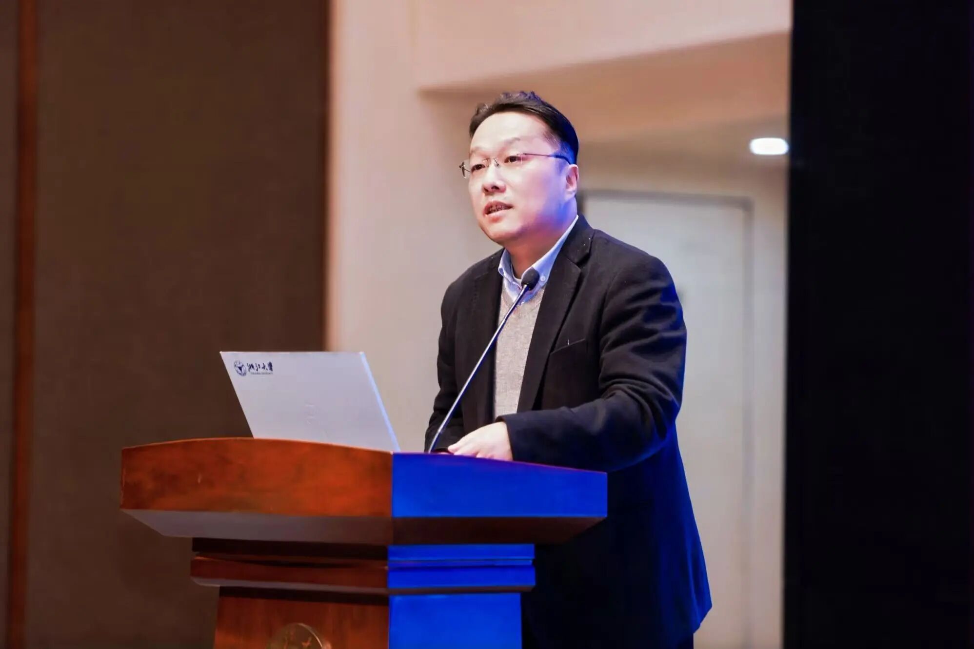 c03bf86503dd50fd60644b31b32cfccejpg