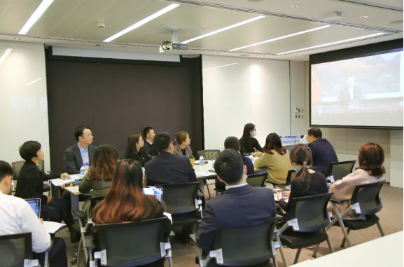 「第 19 期中国共産党中央委員会第 5 回総会の精神の学習と実践」というテーマのパーティーデーイベントが成功裡に開催されました |沈豪党ビル